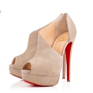 Christian Louboutin Verita 150mm
booties RETAIL 1,095